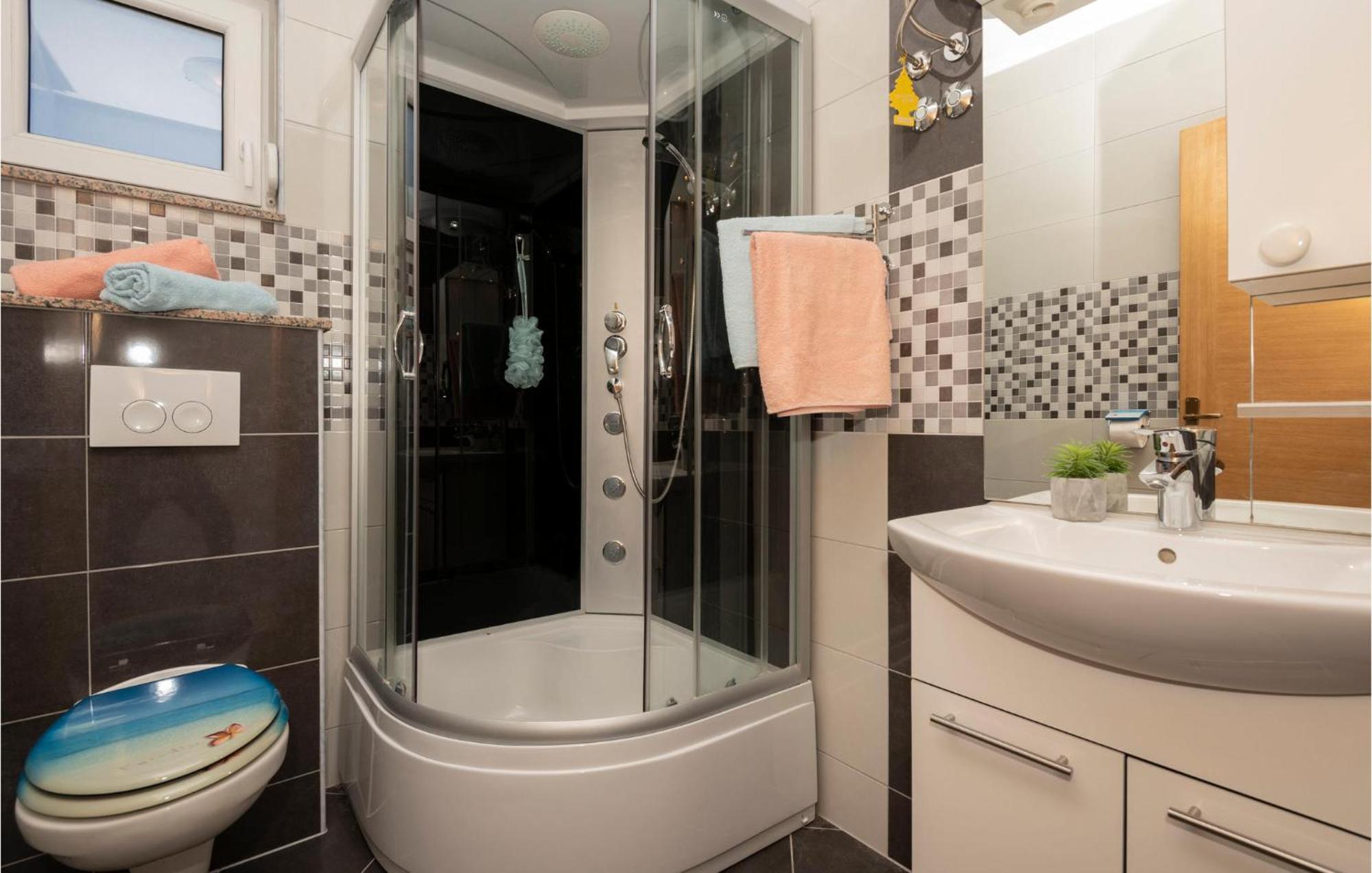 Stunning Apartment In Krvavica With Kitchen المظهر الخارجي الصورة