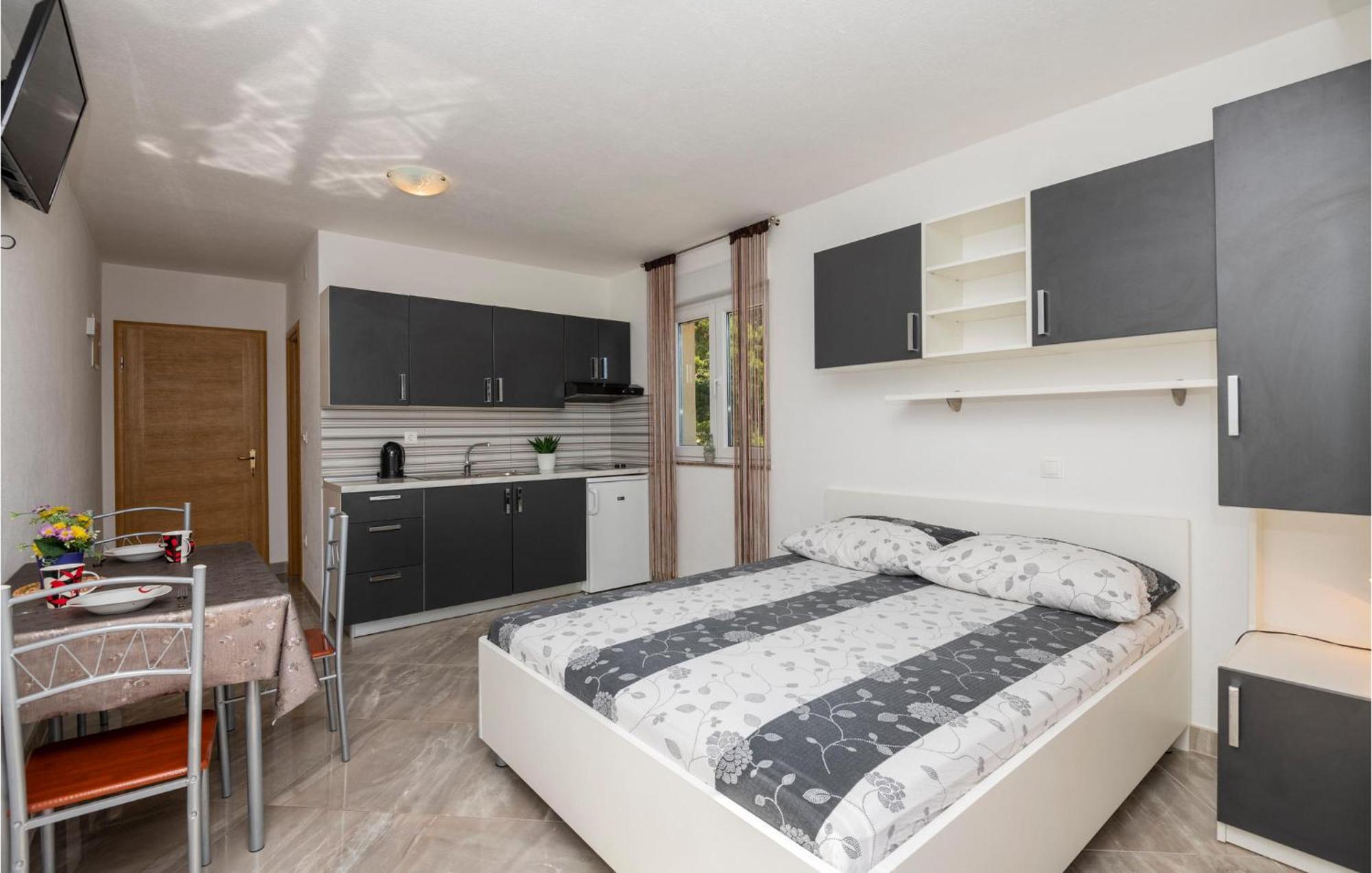 Stunning Apartment In Krvavica With Kitchen المظهر الخارجي الصورة