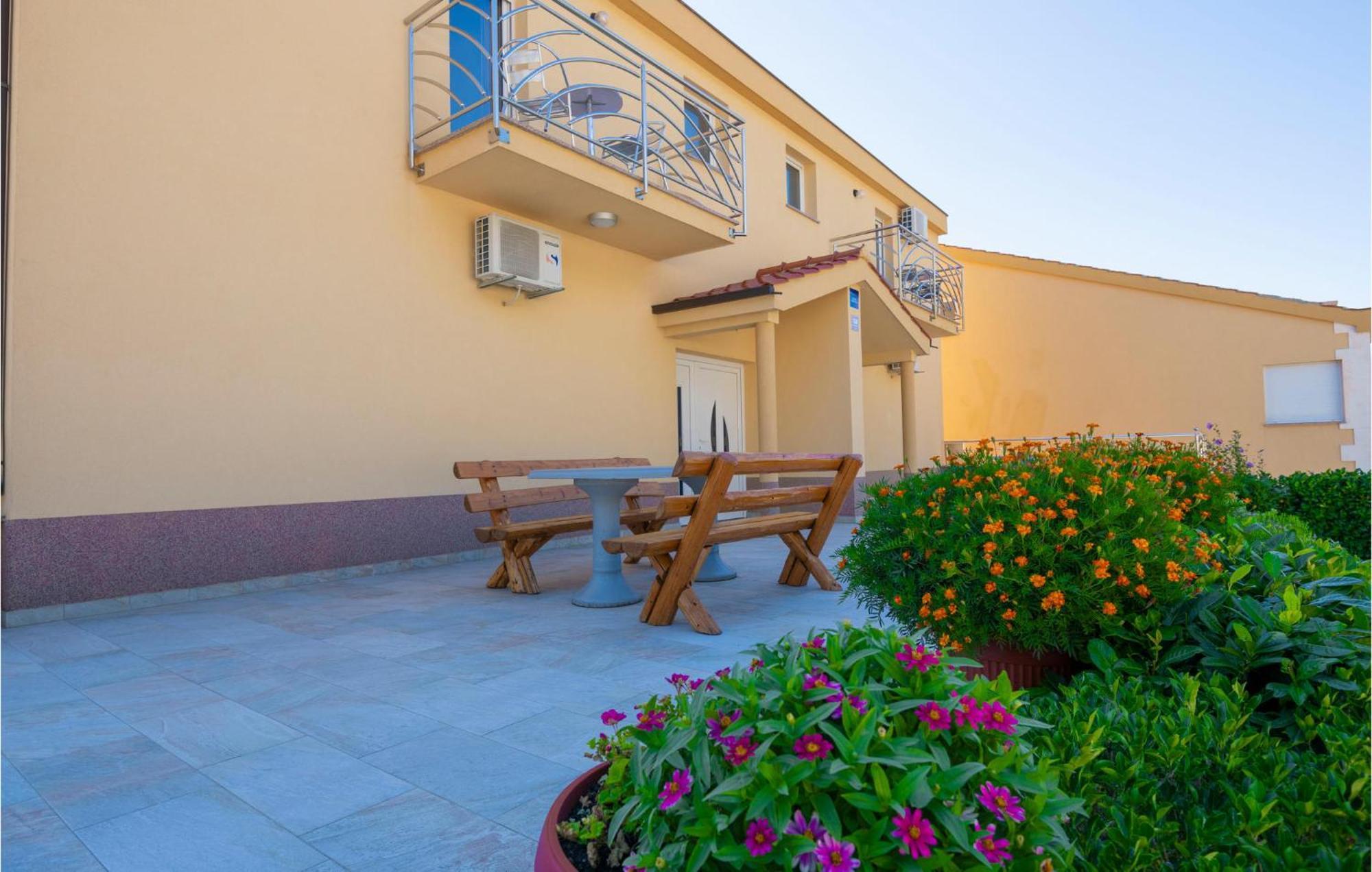 Stunning Apartment In Krvavica With Kitchen المظهر الخارجي الصورة